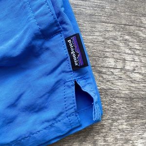 Patagonia Women’s Barely Baggies 2.5” shorts (S)